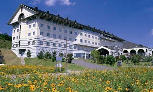 軽井沢最大級スキーゲレンデに直結の宿　パルコールつま恋リゾートホテル